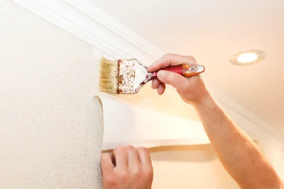 Pose de papier peint à Murols — revêtements muraux et toiles de verre